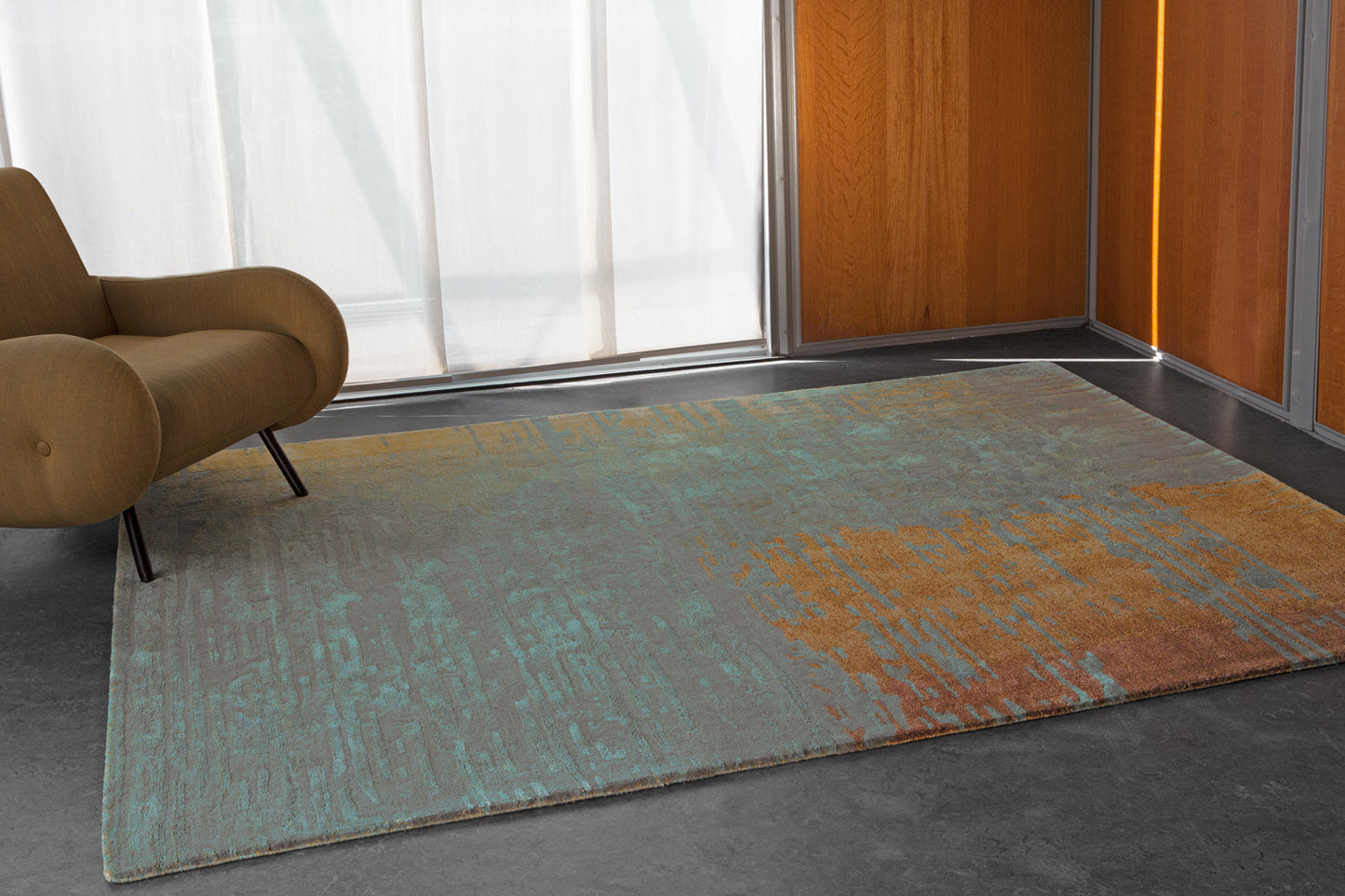 ambiance tapis tufté main multicolore bleu gris terracotta jaune