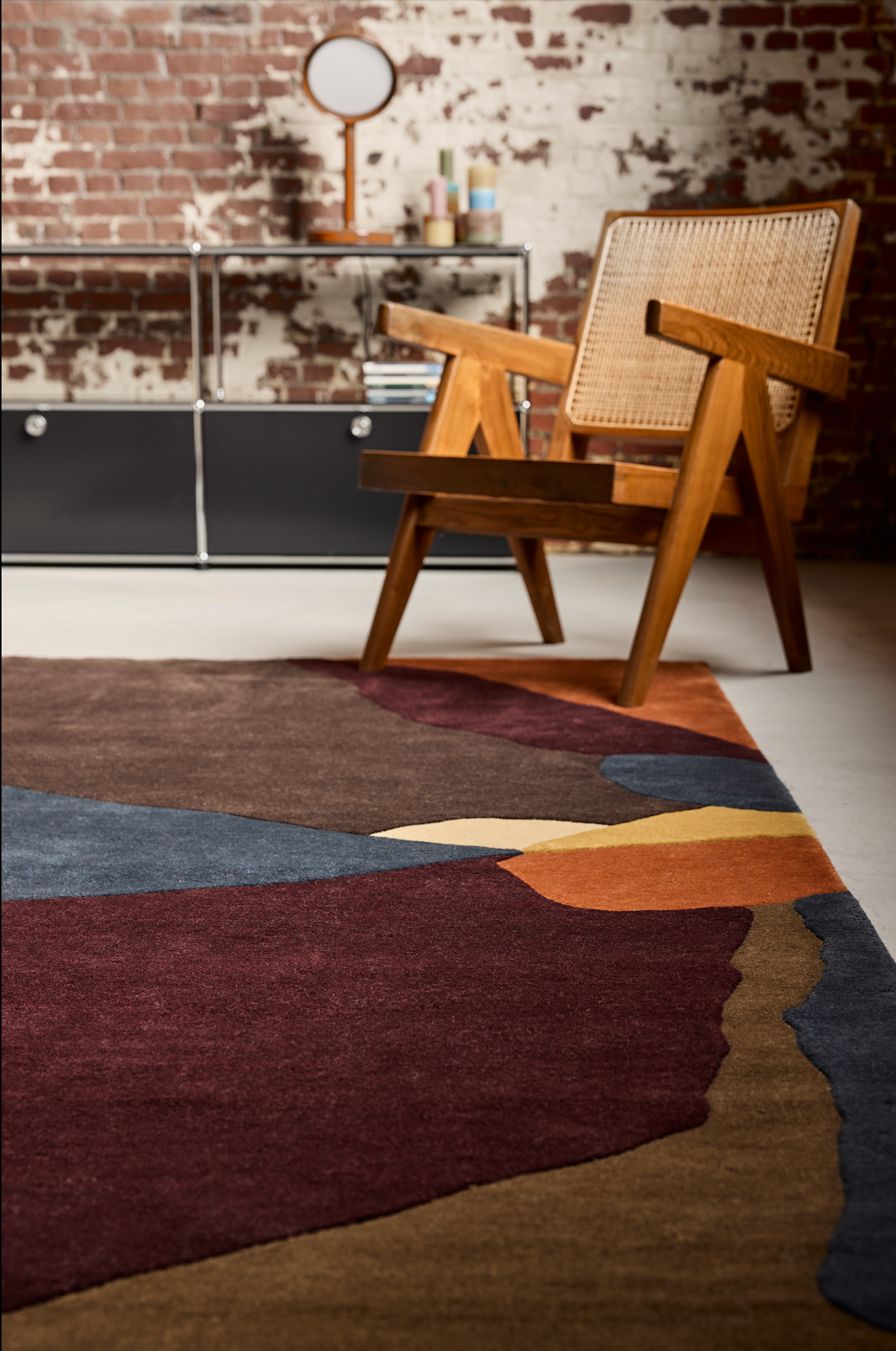 zoom tapis noué main jaune orange marron bordeaux beige et bleu