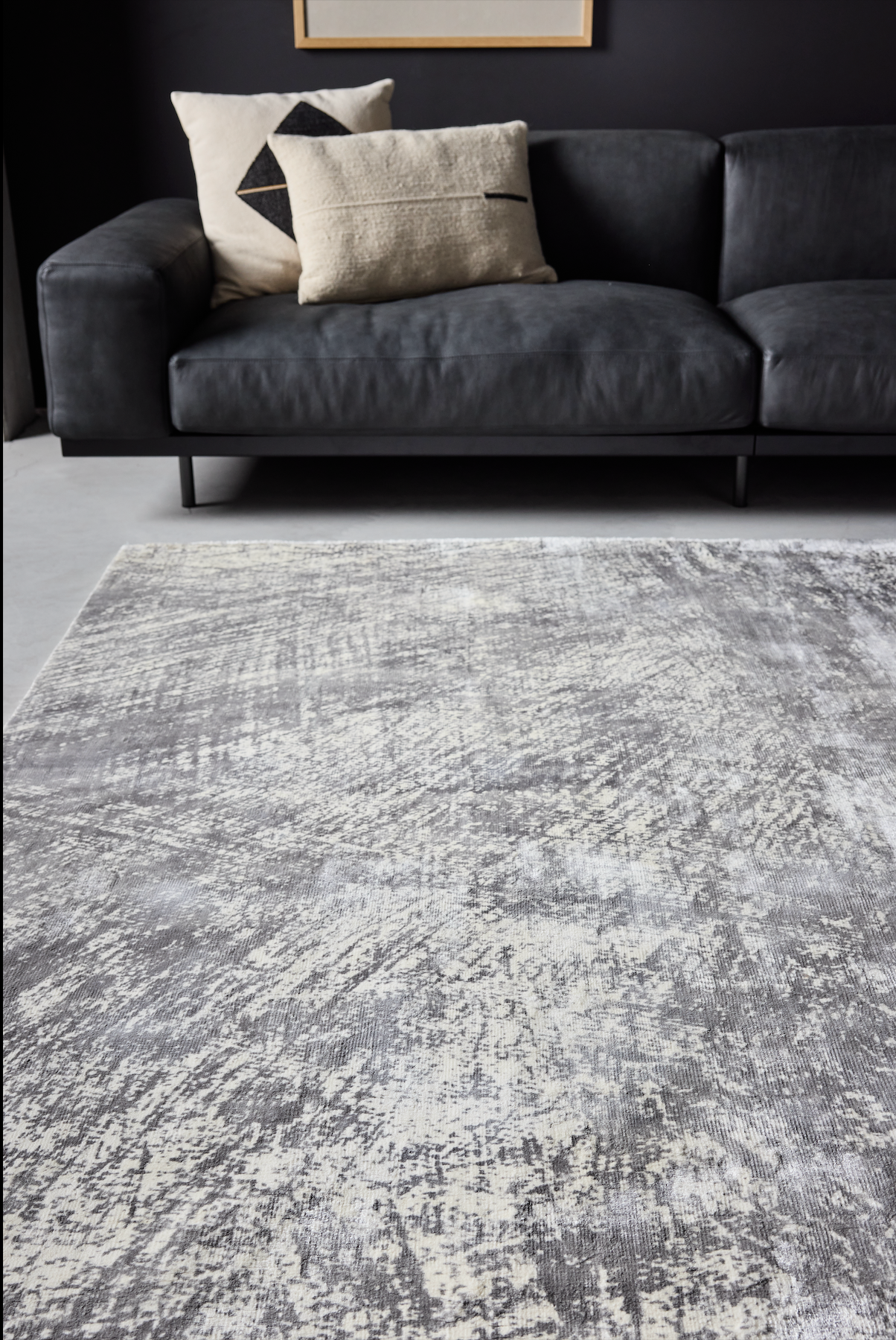 zoom tapis tissé et imprimé main gris et blanc